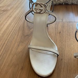 GUCCI CREAM SANDALS